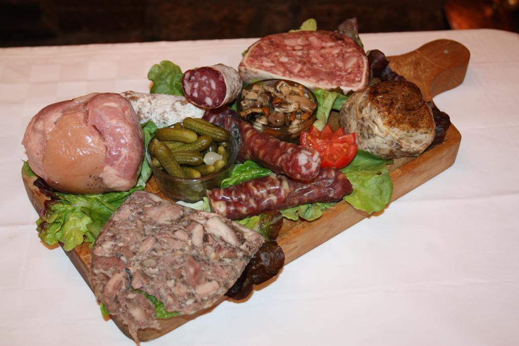 Logis Hotel Restaurant Des Voyageurs Pont-de-Salars Bilik gambar