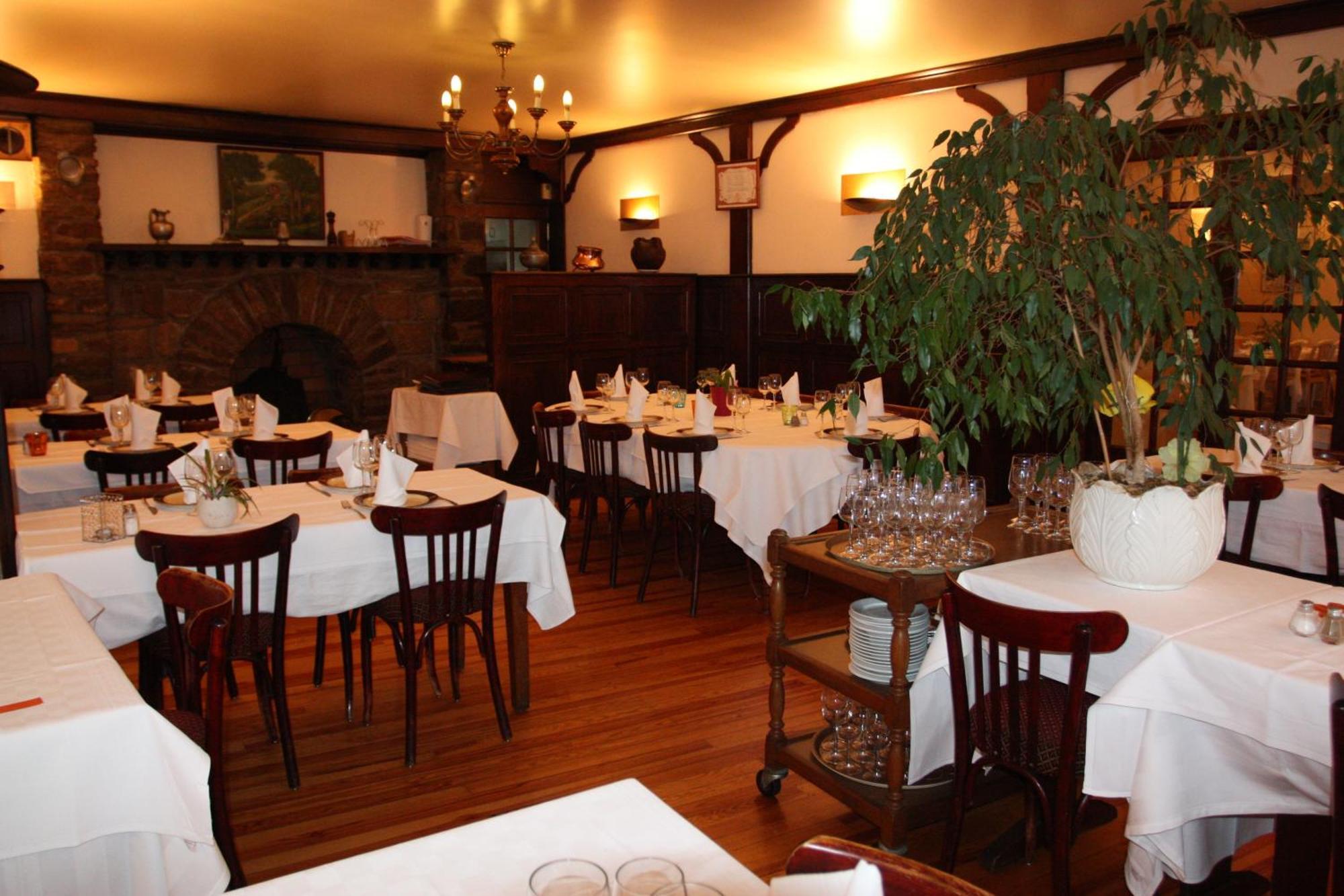 Logis Hotel Restaurant Des Voyageurs Pont-de-Salars Bilik gambar