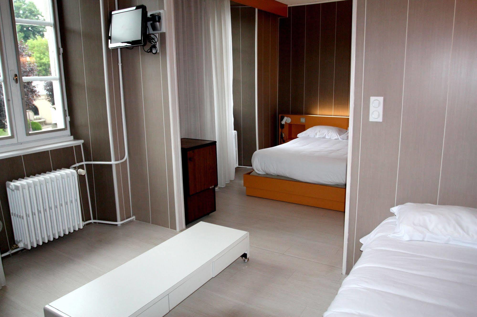 Logis Hotel Restaurant Des Voyageurs Pont-de-Salars Luaran gambar
