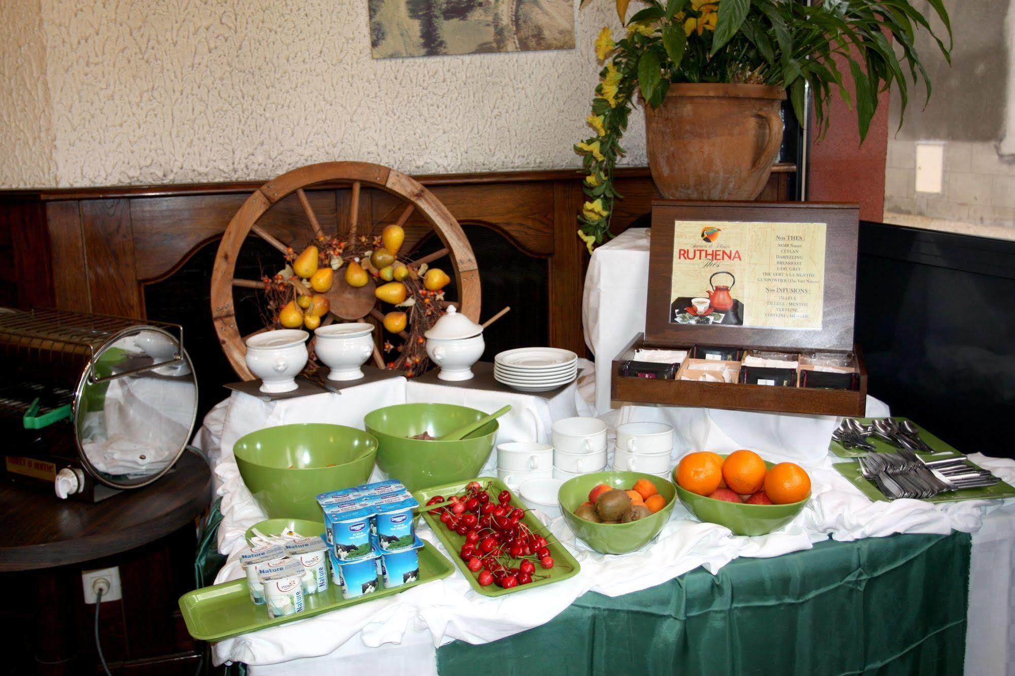 Logis Hotel Restaurant Des Voyageurs Pont-de-Salars Luaran gambar